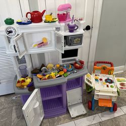 Kitchen play everything in the picture is included