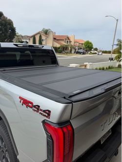 Toyota Tundra backflip tonneau cover