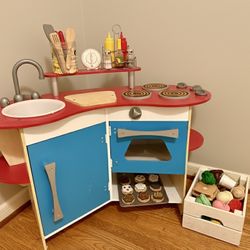Melissa and Doug Kids Play Kitchen   