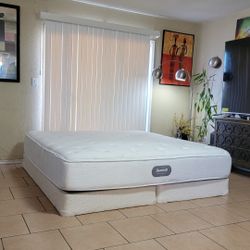 VERY NICE KING SIZE BEAUTY REST MATTRESS AND BOXSPRINGS FOR SALE! IN GREAT CONDITION,  FREE DELIVERY 