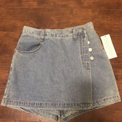 Skirt/ Shorts - New Size 7/8