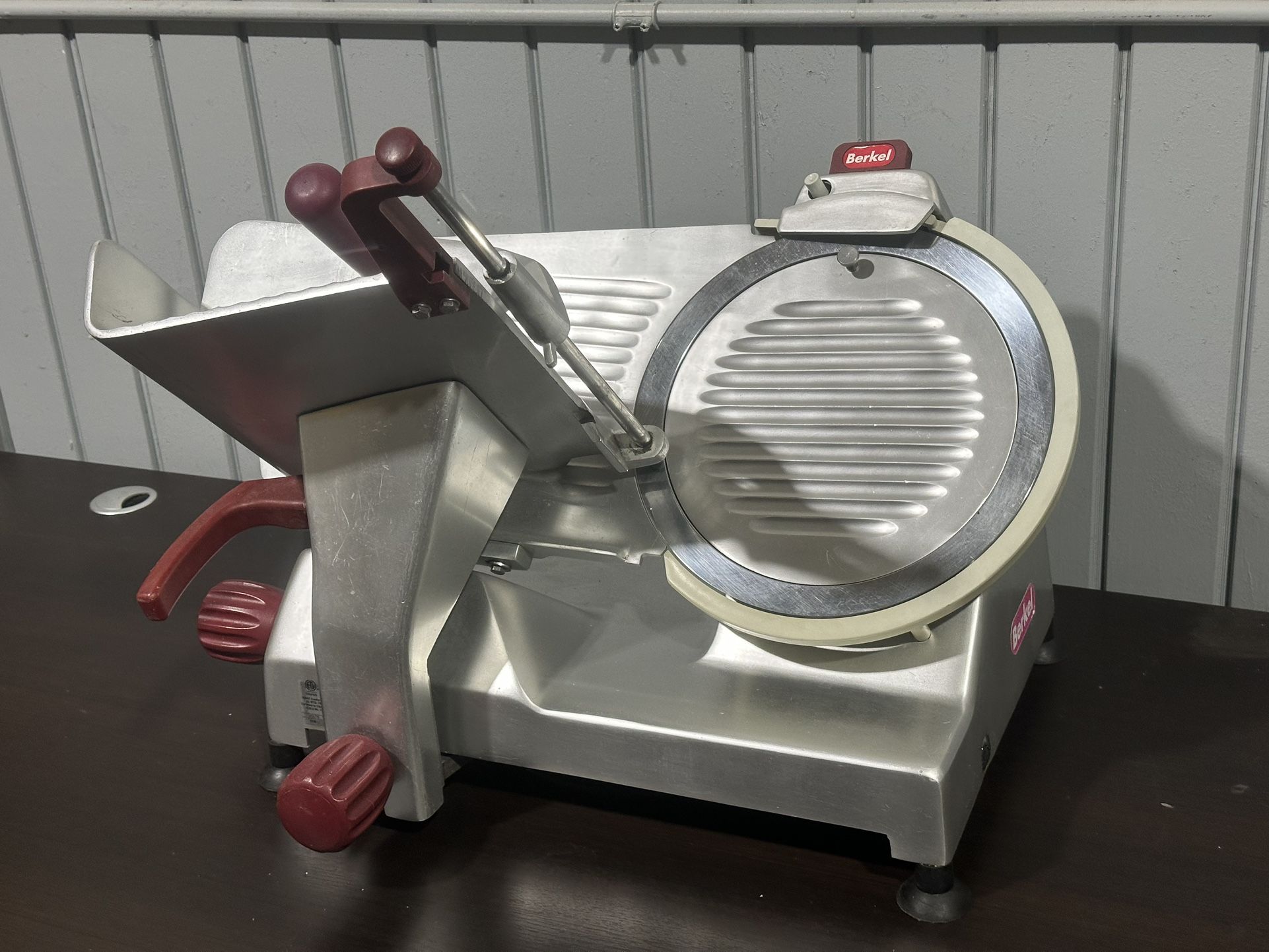 Berkel 827A-Plus Commerical Meat Slicer - Excellent Condition