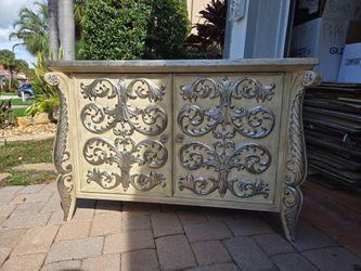 Commode / Server / Rococo custom style leaf foliage
