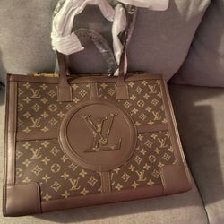 Lv Bag 900