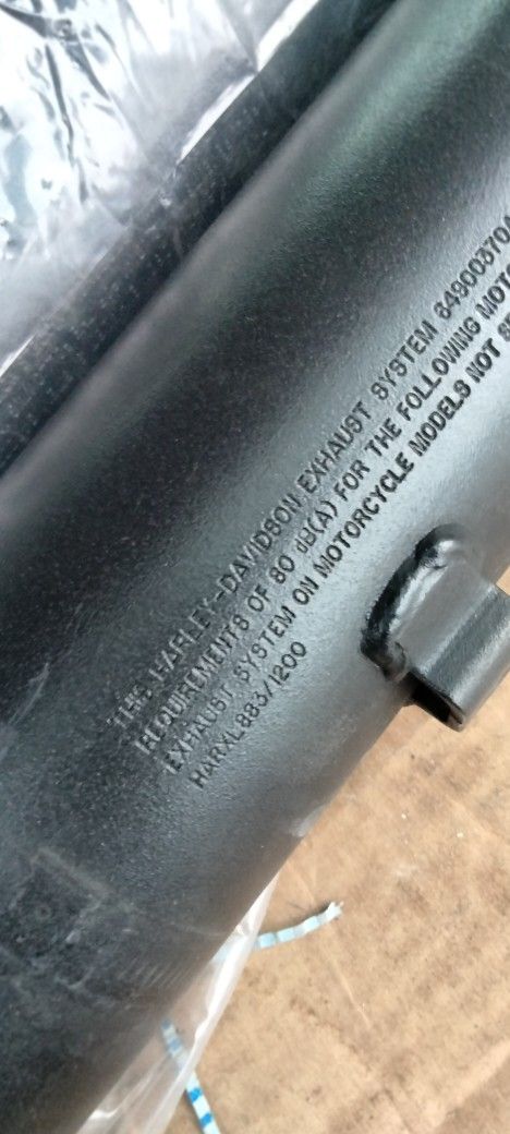 Harley-Davidson Black Two Mufflers