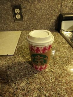 2018 Paper Collectible Holiday Cups