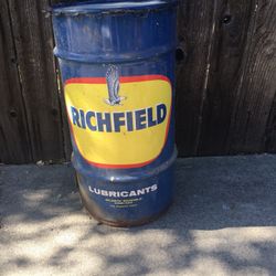 Richfield oil drum with lid