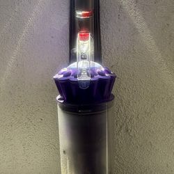 DYSON VACUUM CLEANER 