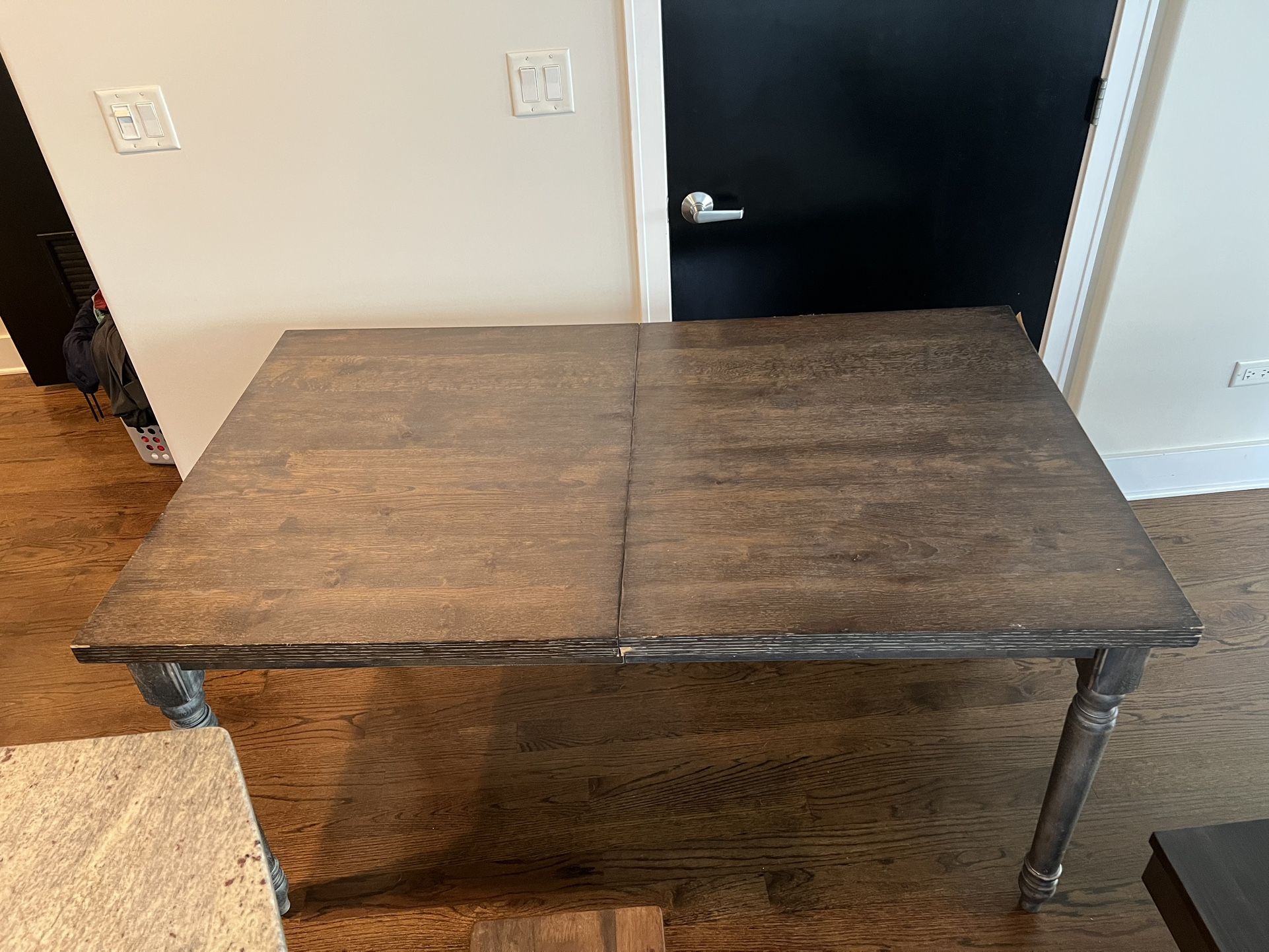Dining Table + 4 Chairs