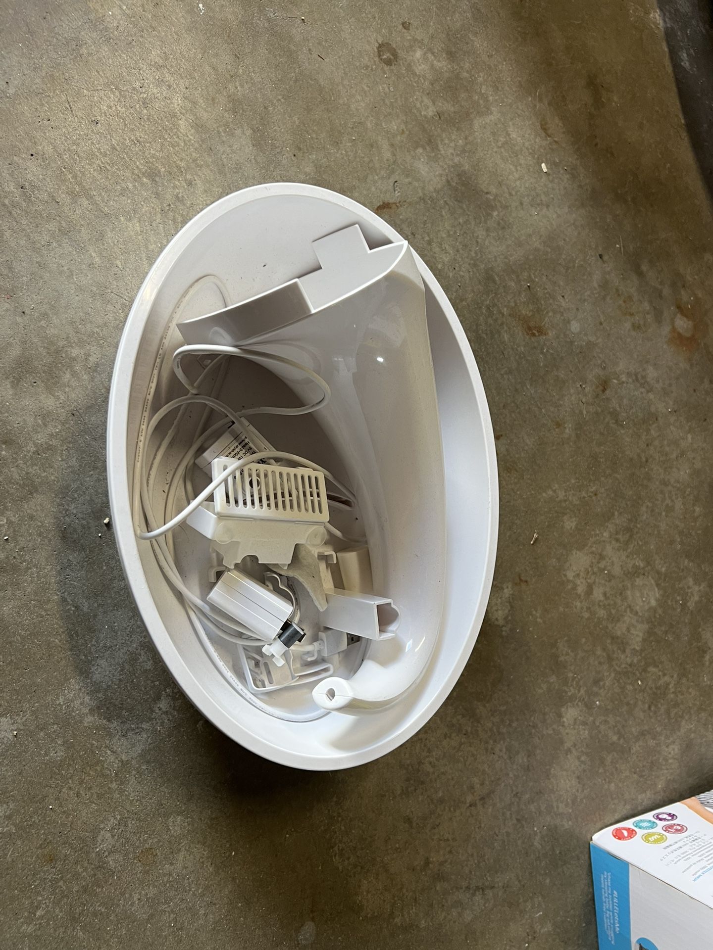 Free Cat Water Fountain For Drinking