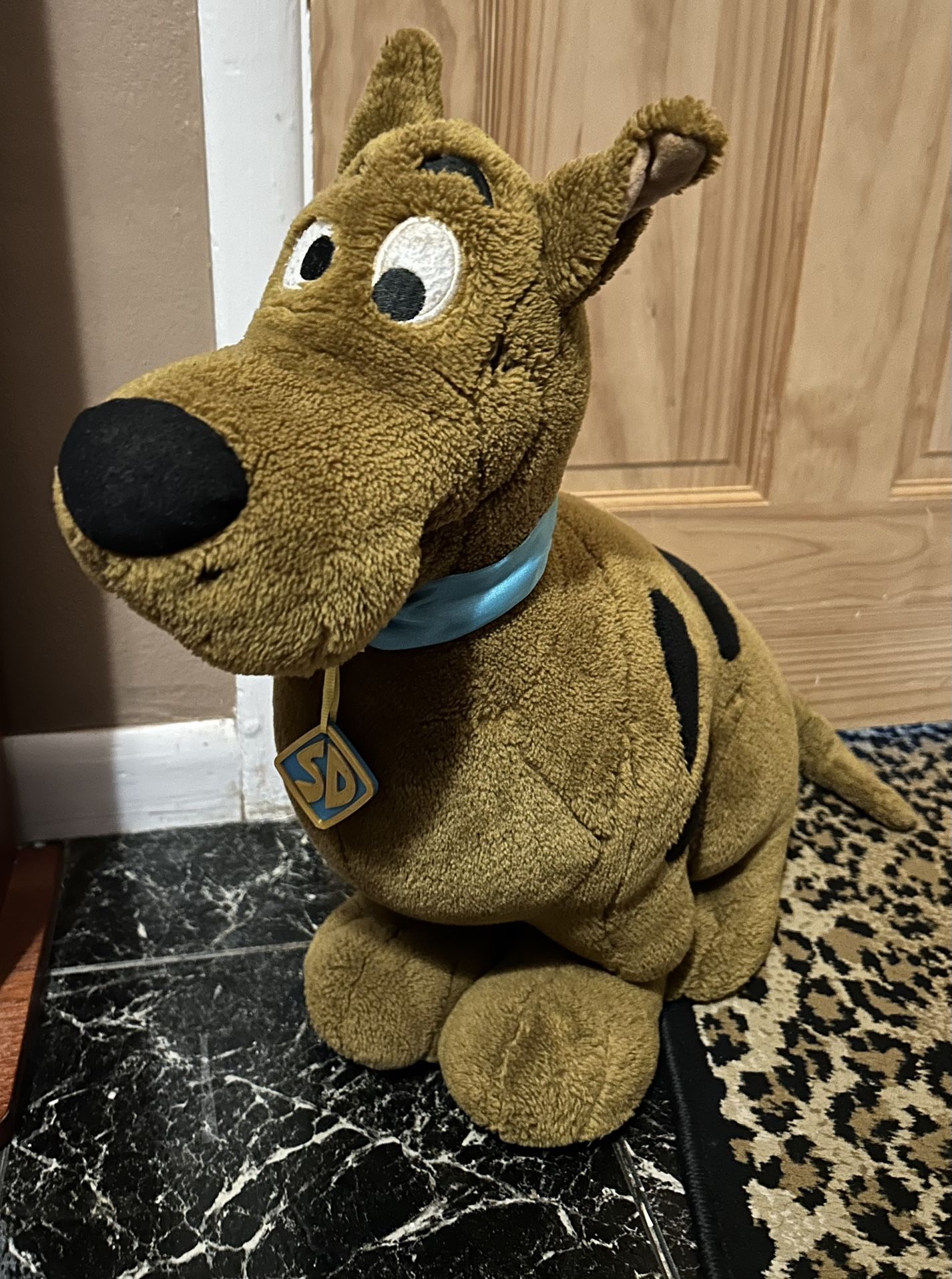 Vintage 1998 Large Plush Sitting Scooby Doo