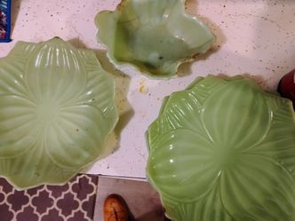 Jadeite Green Leaf-Shaped Glass Dishes Set of 3