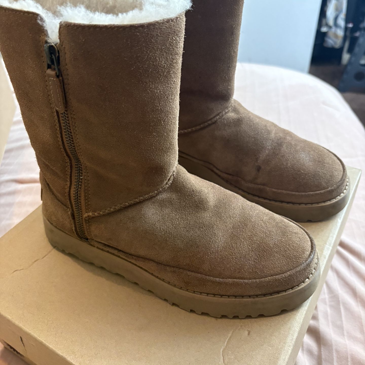 Normal Chula Uggs for Sale in Chula Vista, CA - OfferUp