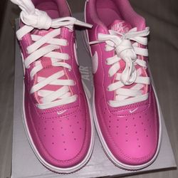 New Nike Air Force 1s Pink Size 4.5