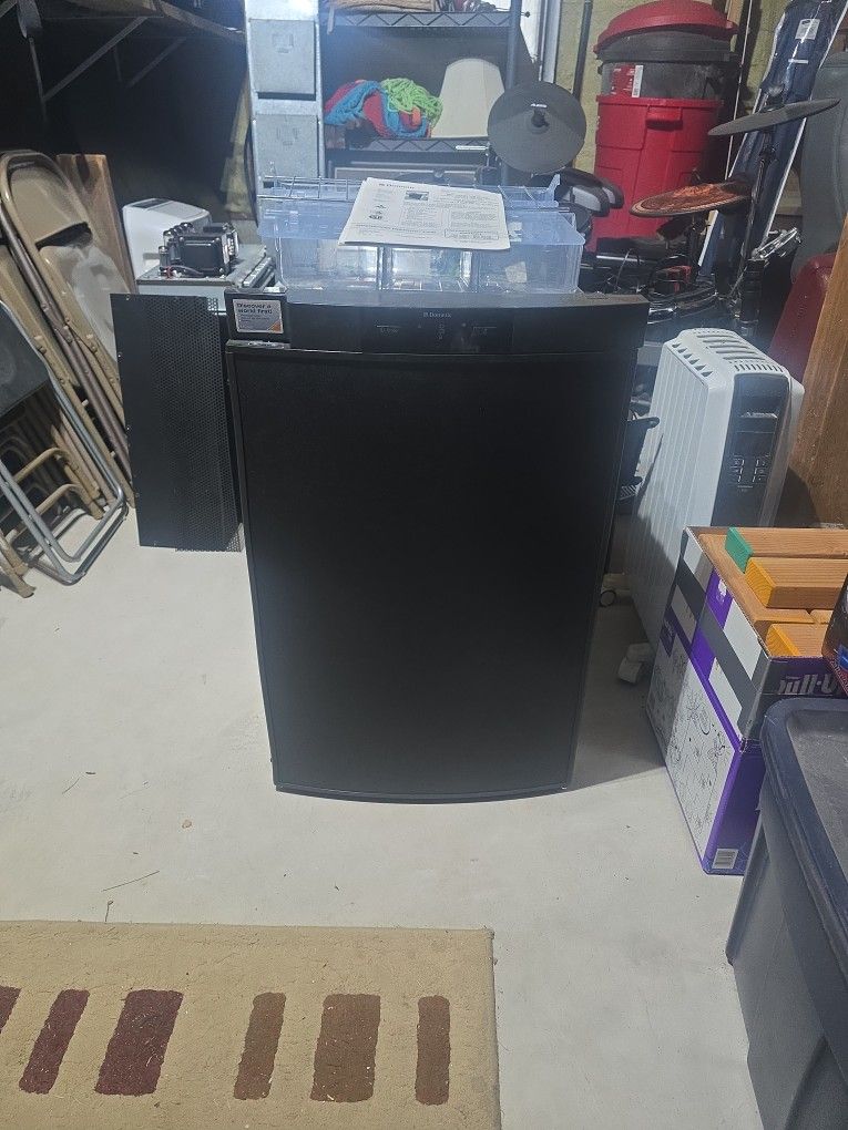 Dometic Refrigerator (Free)