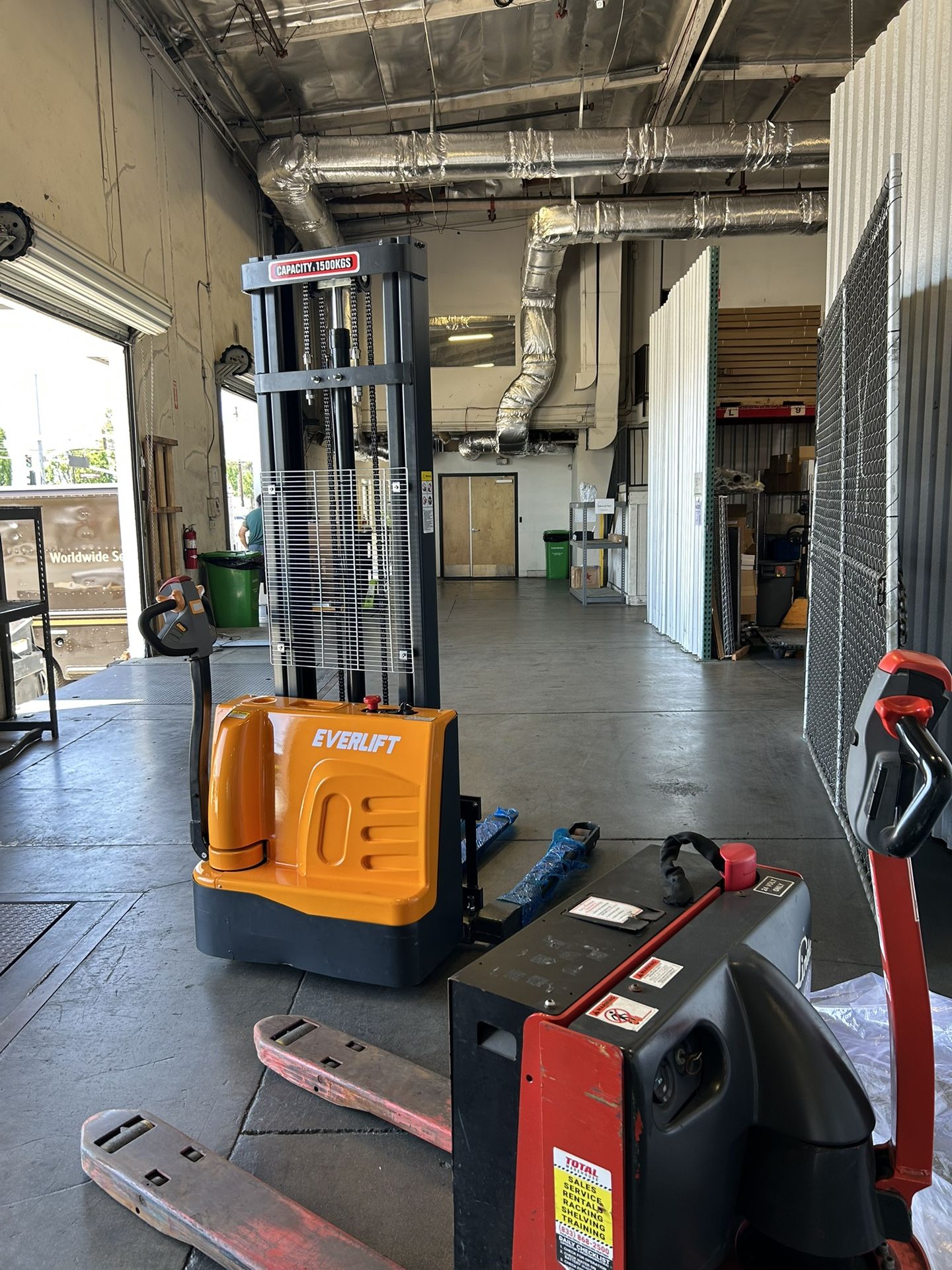 New Fully Electric Pallet Stacker / Forklift Pallet Jack