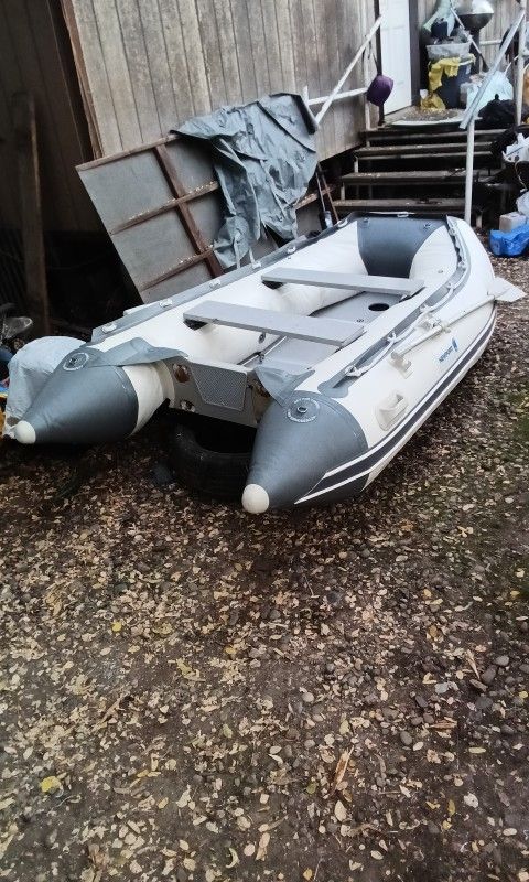 Newport Vessels Rubber Raft 10 Ft for Sale in Stockton, CA - OfferUp