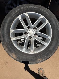 2014 - 2015 Kia Sorento 17-inch OEM  wheels with tire