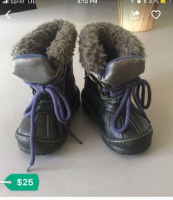 Gap baby size 5 snow boots
