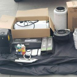 MOVING SALE - MUST GO - Complete 6ft Grow Tent Kit - $150 FIRM