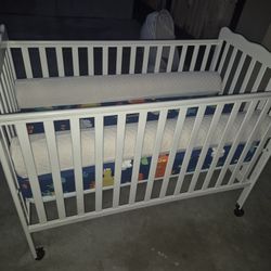 Baby Crib With Mattress In Very Good Condition 