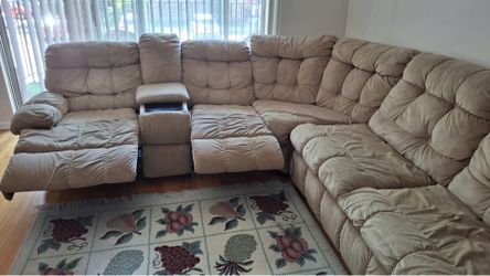 Free sofa set with sleeper. Pick up i Des Plaines. Ballard / Greenwood
