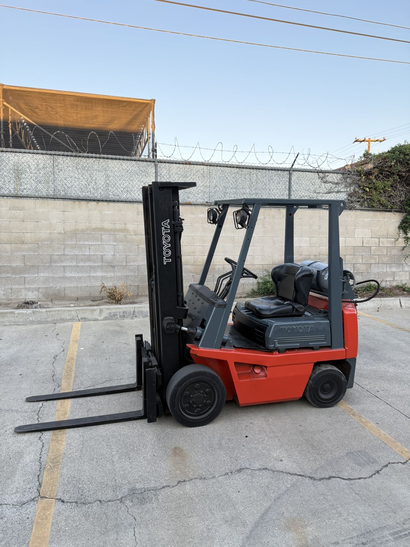 4FGCU20 Toyota 5000 LBS capacity forklift 