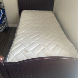 Twin XL Bed Set With Mattress 