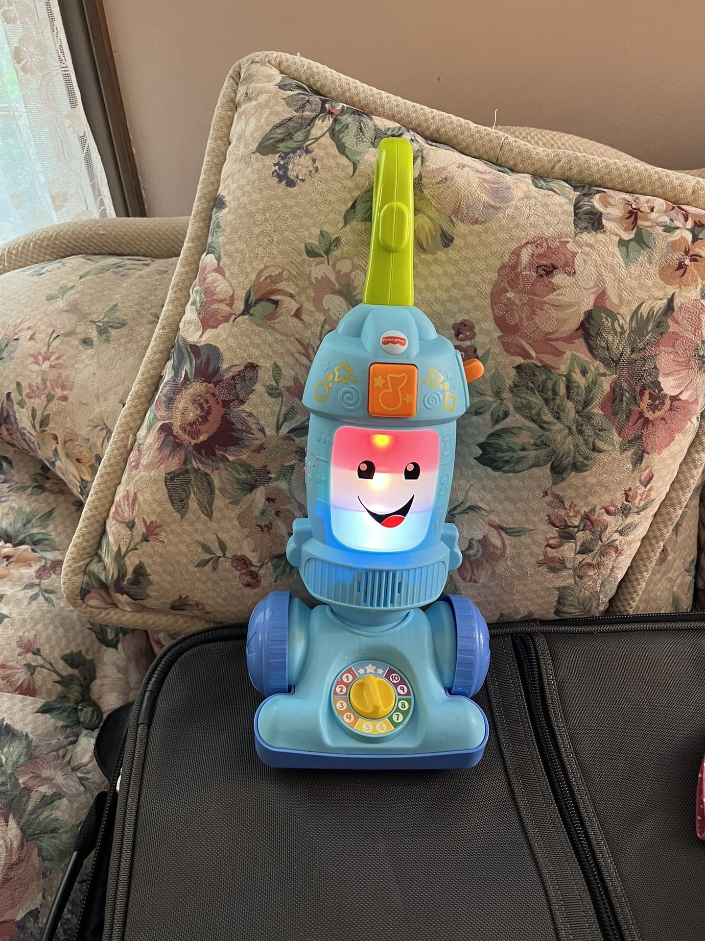 Fisher-Price Light Up Vacuum For Toddler
