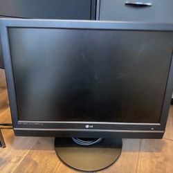 22 Inch LG LCD 