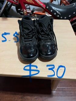 Air Jordan 11 Black Kids Sneakers Size 5.5