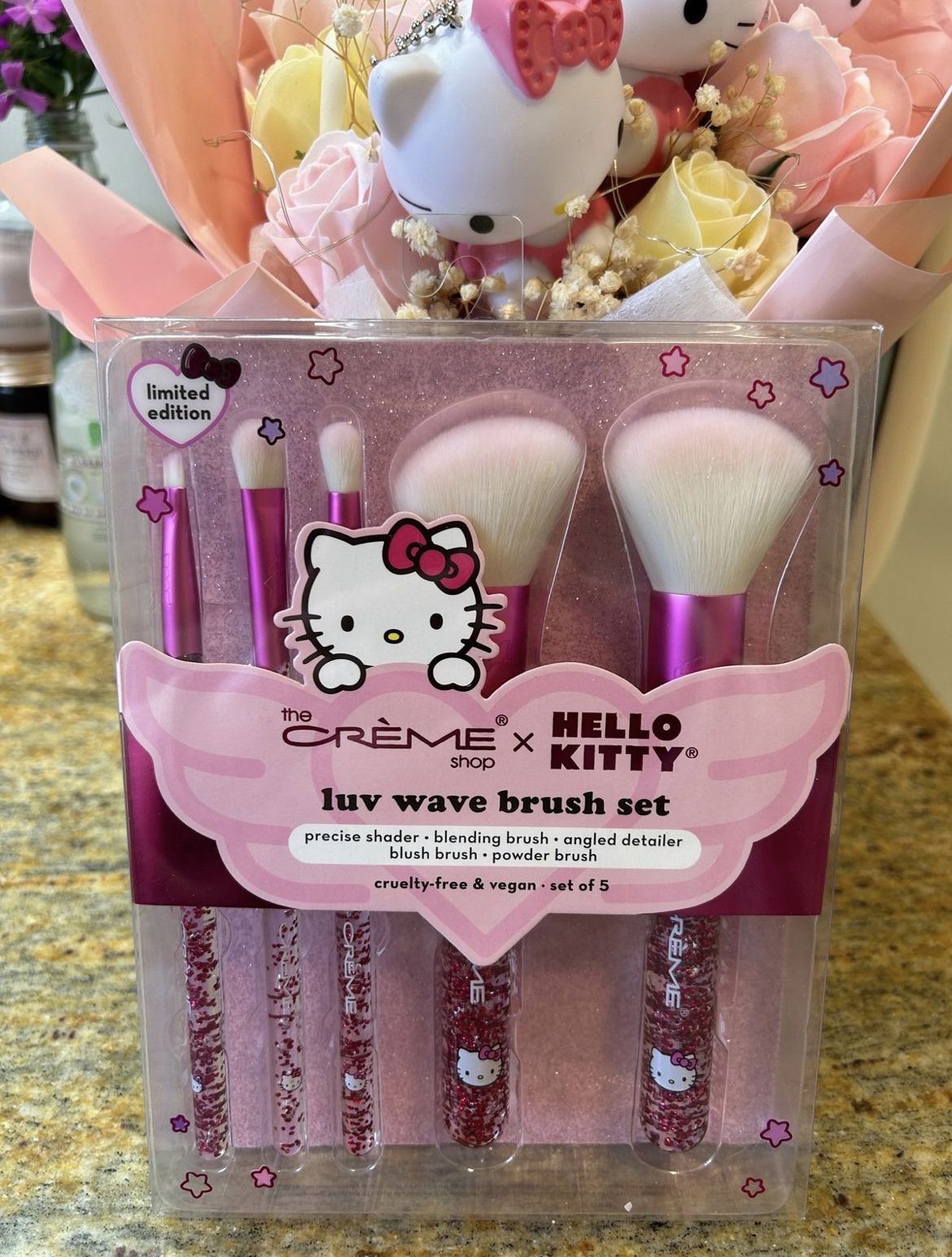 Hello Kitty The Crème Shop Luv Wave Makeup Brushes