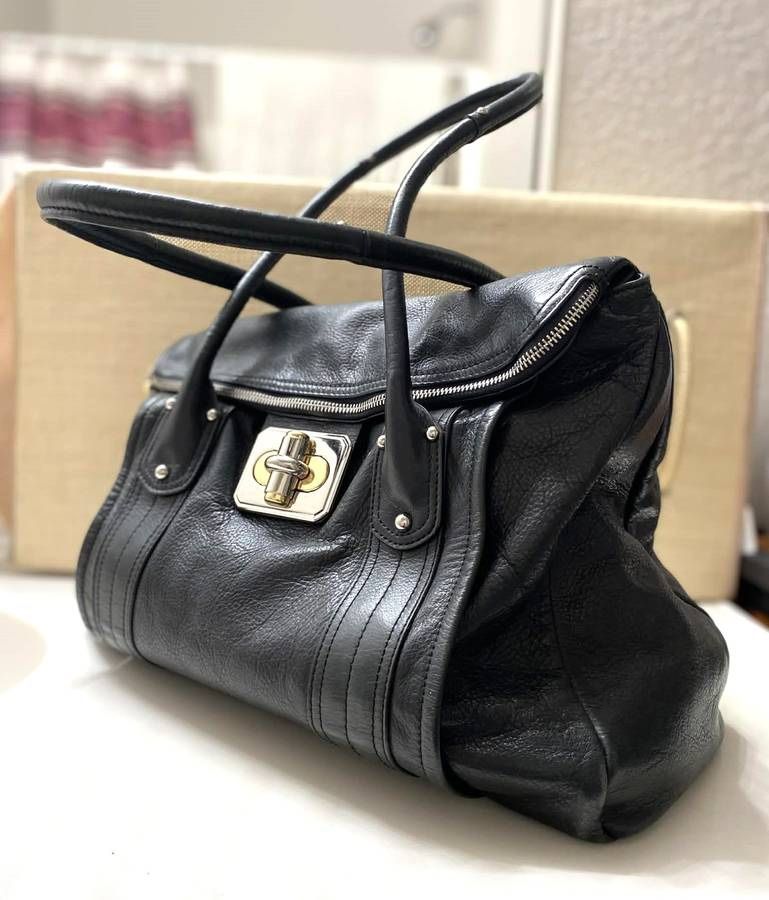 B. Makowsky Black Leather Shoulder Bag β Zipper & Turn Lock Closure