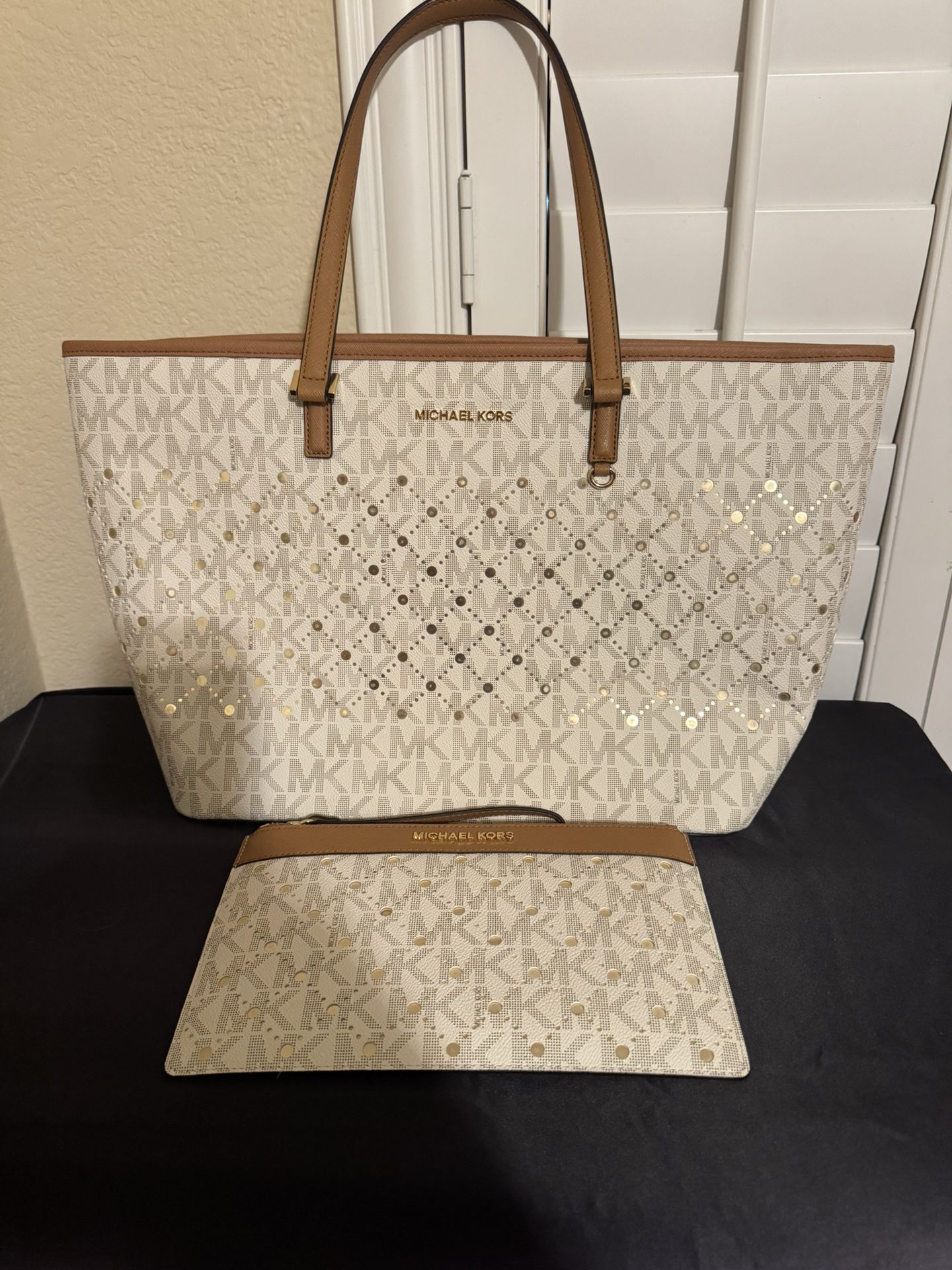 Michael Kors Tote And Wallet Set
