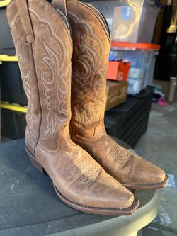 Cowgirl boots size 7 1/2. Shyanne