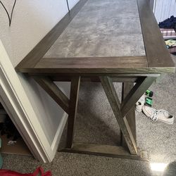 Desk / table