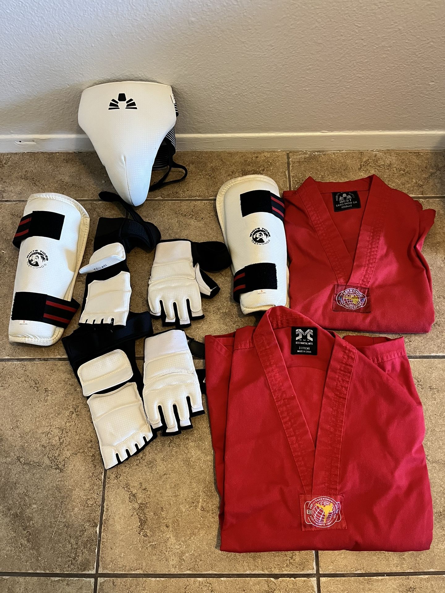 Taekwondo Sparring Gear Small Adult