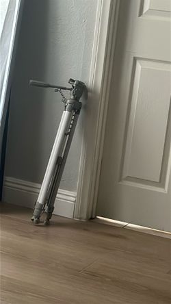 Camera tripod stand
