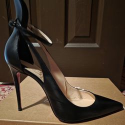 Christian Louboutin 38.5