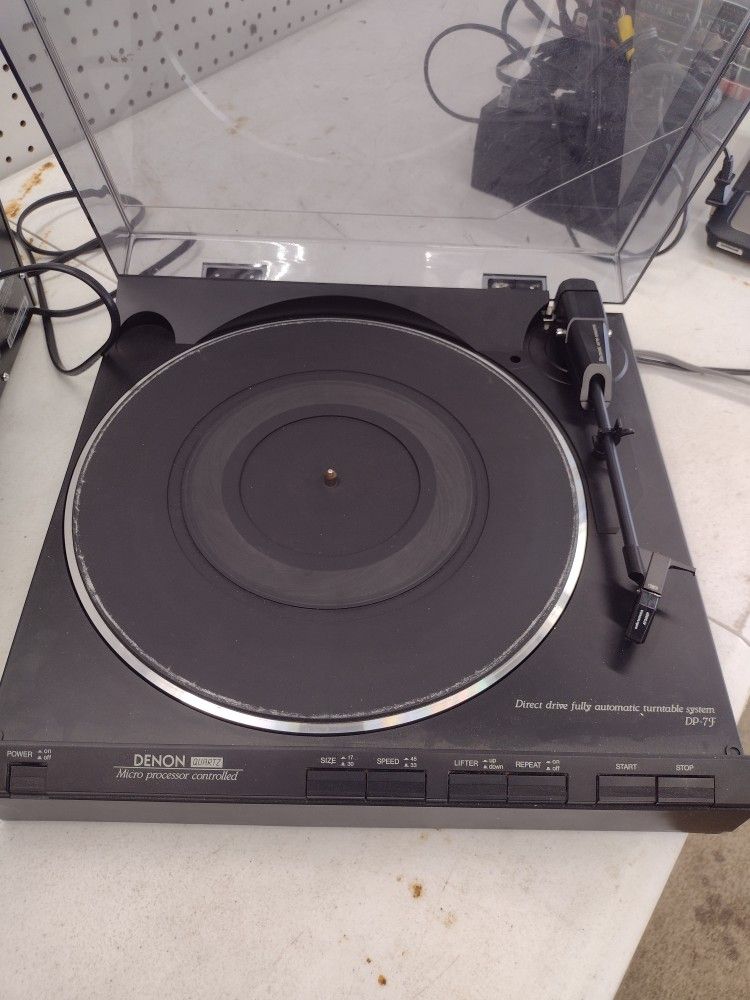 Denon Stereo Turntable