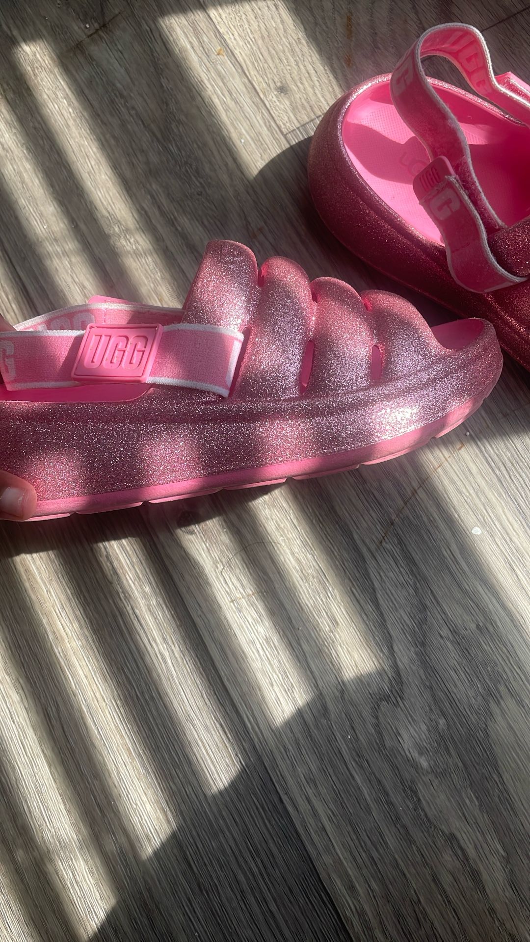 Brand Uggs Color Pink Size 2/half For Kids Girls