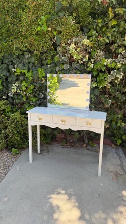 Desk/Vanity