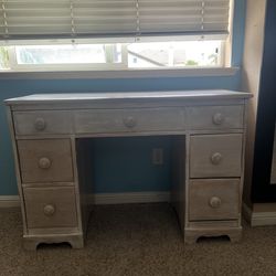 Small office table cream color $15