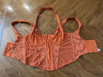 Out From Under Orange Lace Corset Top in Excellent Condition - Size Medium (MM on Tag)