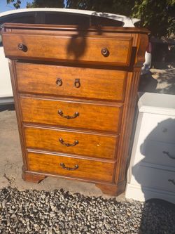 Dresser