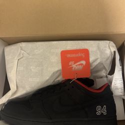 Supreme Dunk Low