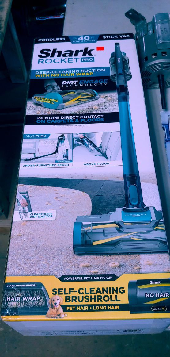 Shark Rocket PRO Cordless Stick Vacuum IZ140
