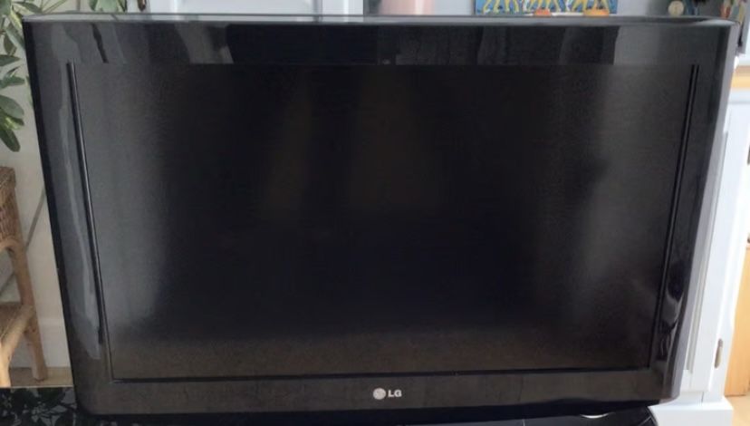 LG 32’ Tv