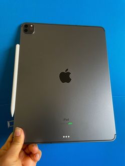 Apple IPad Pro 12.9” 5th Generation ( M1 chip / Mini Led XDR display / 2021) 128GB WiFi + cellular (5G ) with keyboard, pen &  Accessories