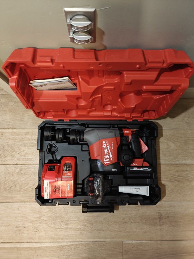 Milwaukee M18 FUEL 18-Volt Lithium-Ion Brushless Cordless 5/8 in. SDS-Plus Overhead Rotary Hammer with Integrated Dust Extraction